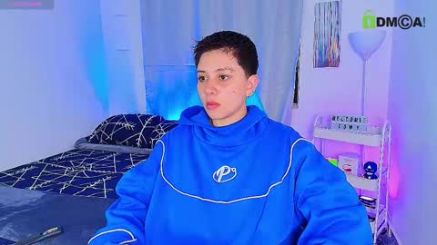 Snapshot of arontroy_wi chatting on 09-09-25, 10:37 noah and ivy online show from 09-09-25, 10:37