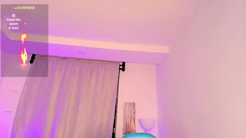 Snapshot of arontroy_wi chatting on 09-10-25, 10:37 noah and ivy online show from 09-10-25, 10:37