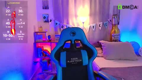 Snapshot of arontroy_wi chatting on 09-25-25, 10:57 noah and ivy online show from 09-25-25, 10:57