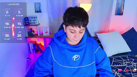 Snapshot of arontroy_wi chatting on 11-19-25, 01:38 noah and ivy online show from 11-19-25, 01:38