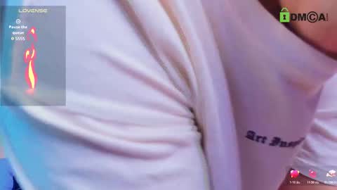 Snapshot of arontroy_wi chatting on 12-18-25, 10:32 noah and ivy online show from 12-18-25, 10:32