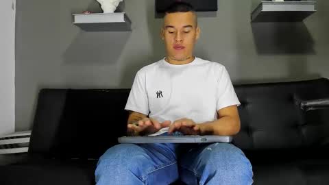 Snapshot of aroon_fit chatting on 02-02-26, 12:04 AROON HOT online show from 02-02-26, 12:04