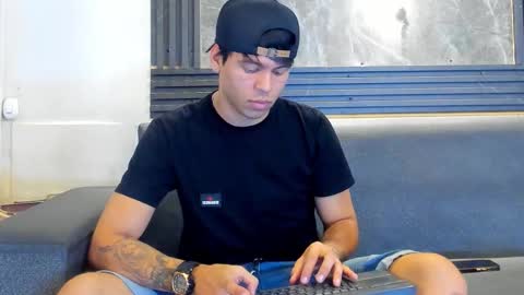 Aroon   online show from 01-12-26, 07:52