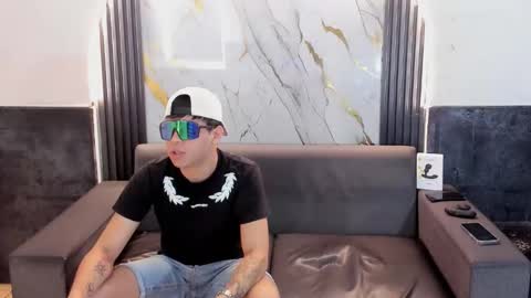 Aroon   online show from 04-15-26, 04:08