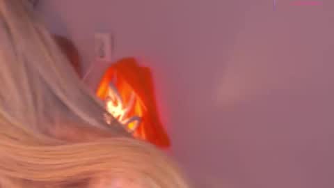 Snapshot of artease chatting on 11-16-25, 10:43 Arti Next Streams - online show from 11-16-25, 10:43