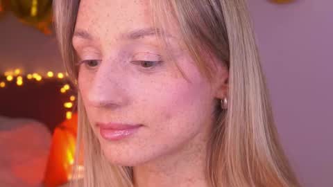 Snapshot of artease chatting on 12-14-25, 12:32 Arti Next Streams - online show from 12-14-25, 12:32