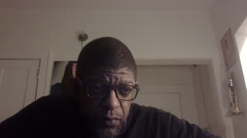 Snapshot of arteblazze chatting on 10-11-25, 04:33 Arteblazze not daddy boy bitch or nigga online show from 10-11-25, 04:33