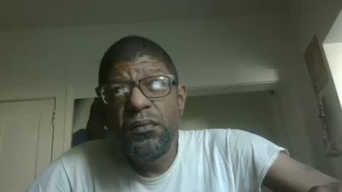 Snapshot of arteblazze chatting on 10-12-25, 02:27 Arteblazze not daddy boy bitch or nigga online show from 10-12-25, 02:27