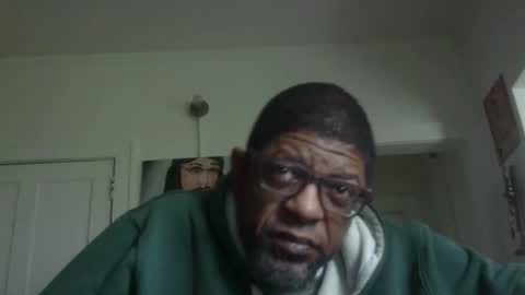 Snapshot of arteblazze chatting on 10-22-25, 05:56 Arteblazze not daddy boy bitch or nigga online show from 10-22-25, 05:56