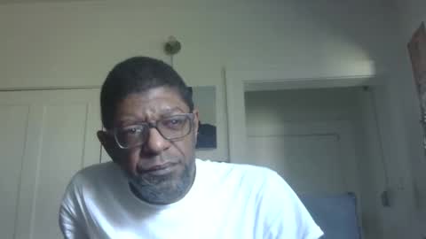 Snapshot of arteblazze chatting on 10-29-25, 04:53 Arteblazze not daddy boy bitch or nigga online show from 10-29-25, 04:53