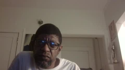 Snapshot of arteblazze chatting on 10-30-25, 04:58 Arteblazze not daddy boy bitch or nigga online show from 10-30-25, 04:58