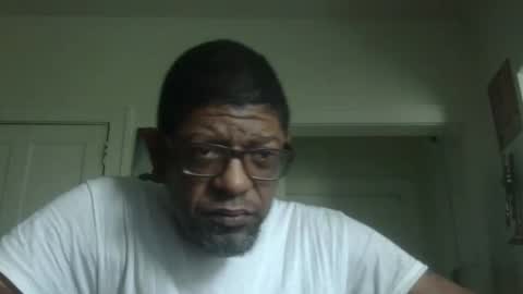 Snapshot of arteblazze chatting on 10-30-25, 05:24 Arteblazze not daddy boy bitch or nigga online show from 10-30-25, 05:24