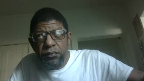 Snapshot of arteblazze chatting on 11-04-25, 01:54 Arteblazze not daddy boy bitch or nigga online show from 11-04-25, 01:54