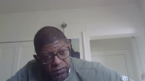 Snapshot of arteblazze chatting on 11-10-25, 09:03 Arteblazze not daddy boy bitch or nigga online show from 11-10-25, 09:03