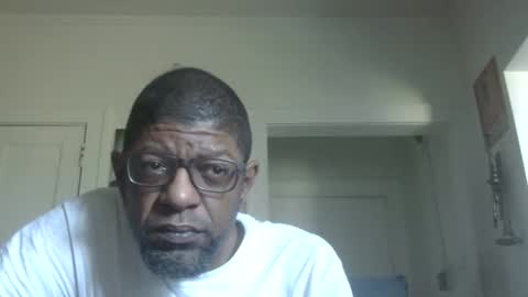 Snapshot of arteblazze chatting on 11-13-25, 05:01 Arteblazze not daddy boy bitch or nigga online show from 11-13-25, 05:01