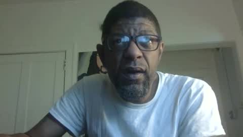 Snapshot of arteblazze chatting on 11-20-25, 03:01 Arteblazze not daddy boy bitch or nigga online show from 11-20-25, 03:01