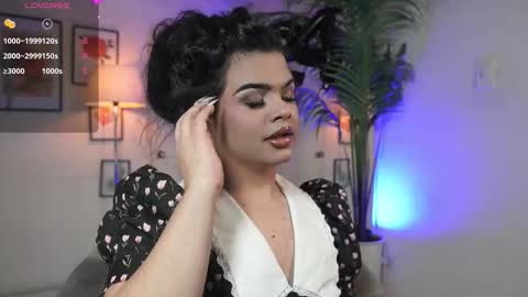 Snapshot of artechloe chatting on 10-31-25, 10:11 Chloe online show from 10-31-25, 10:11