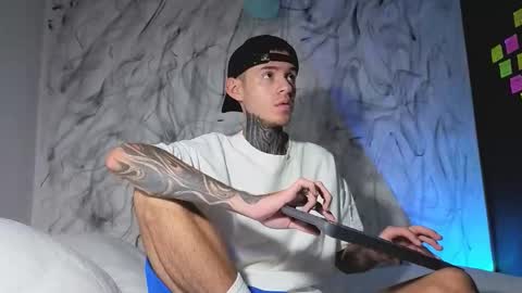   online show from 11-30-25, 05:44