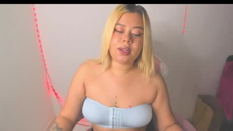 Snapshot of arthemiss033 chatting on 03-13-26, 10:49 Val online show from 03-13-26, 10:49