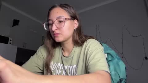 Mia  online show from 02-26-26, 02:38