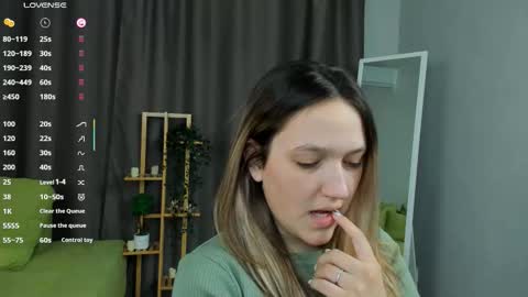 Sara online show from 10-03-25, 07:33