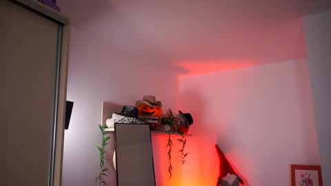 Amalia online show from 01-13-25, 02:50