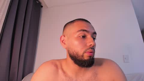 arturguy01 online show from 02-24-25, 11:41