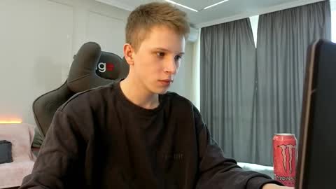 Archie online show from 10-25-25, 02:41