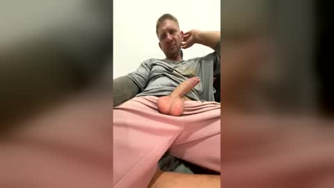 Snapshot of arunboy81 chatting on 02-12-26, 09:37 Lucash413 online show from 02-12-26, 09:37