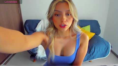 Snapshot of ary_cam230 chatting on 10-12-25, 09:36 Zahaara online show from 10-12-25, 09:36