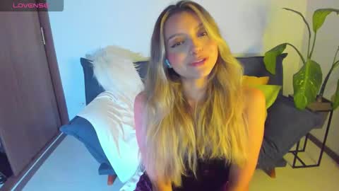 Snapshot of ary_cam230 chatting on 11-19-25, 09:59 Zahaara online show from 11-19-25, 09:59