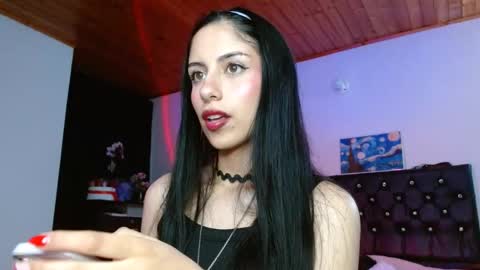 Snapshot of ary_pieerce chatting on 02-19-25, 01:18 Independent Model online show from 02-19-25, 01:18