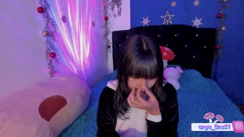 Snapshot of arya_line chatting on 12-19-24, 12:02 Arys online show from 12-19-24, 12:02