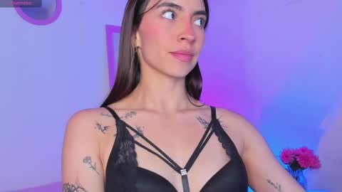 Snapshot of aryane_art_ chatting on 09-11-25, 05:29 carol online show from 09-11-25, 05:29