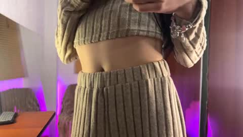 Snapshot of asami_y chatting on 02-01-25, 05:07 Asami online show from 02-01-25, 05:07