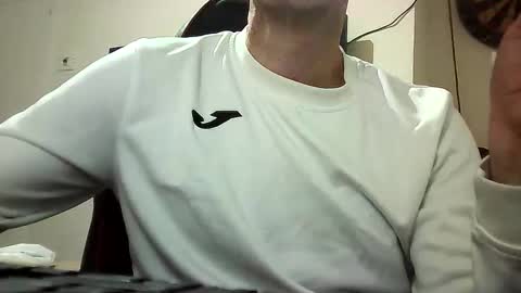 Snapshot of aservirparati chatting on 12-02-25, 06:36 perrita online show from 12-02-25, 06:36