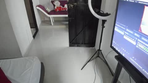 Ash Monroee  online show from 12-14-25, 09:08