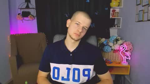 ash_raven_ online show from 09-14-25, 12:15