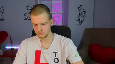 ash_raven_ online show from 09-22-25, 12:40