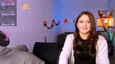 ash_raven_ online show from 10-30-25, 08:31