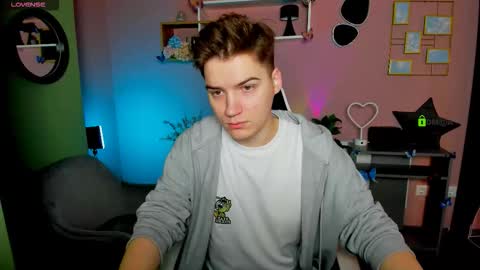 ash_raven_ online show from 11-29-25, 08:12