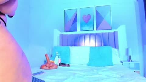 Snapshot of ashasinclair chatting on 01-10-25, 03:50 Asha online show from 01-10-25, 03:50