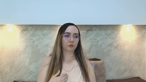 Snapshot of ashkey_bennet chatting on 11-19-25, 04:56 Asley Bennet online show from 11-19-25, 04:56