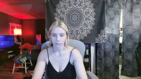 Ashlee Wolf online show from 12-23-24, 02:24