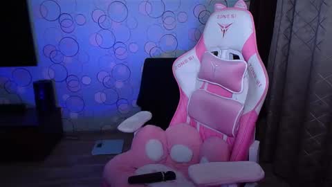   Yasmina   online show from 10-30-25, 02:35