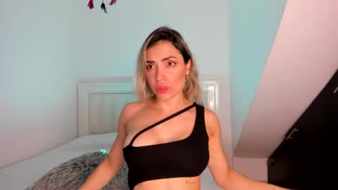Snapshot of ashley_blair chatting on 02-21-25, 03:54 ashley_blair online show from 02-21-25, 03:54