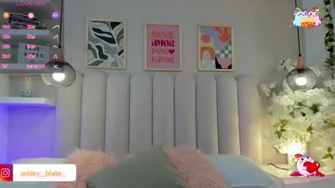 Ashley online show from 12-19-25, 03:46