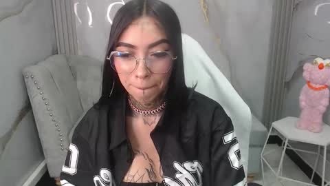 ashley_blum_v online show from 10-19-25, 01:01