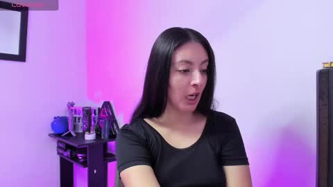 Snapshot of ashleybazan1 chatting on 11-21-25, 03:00 Ashley online show from 11-21-25, 03:00