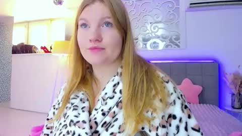 AshleyJonse online show from 11-04-25, 06:01